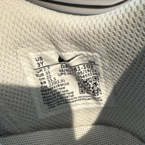 White, Black and Gold Nike Court Legacy Little Kids' Shoes - Picture 5 of 5